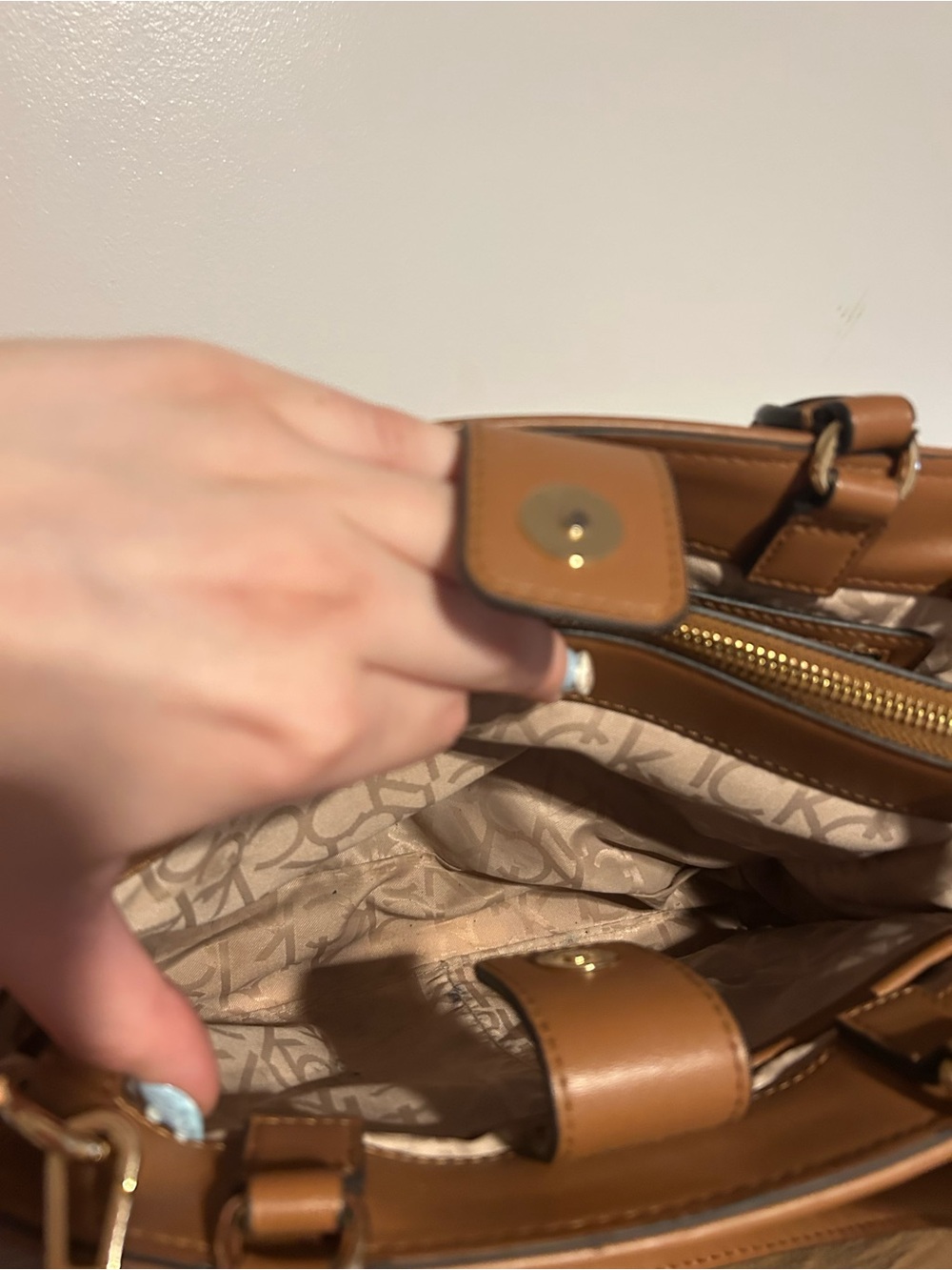 Calvin Klein Cream Satchel with Tan Trim and Logo - Picture 9 of 12